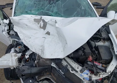 2018 Toyota Corolla Le z USA, uszkodzony, nr VIN 2T1BURHE5JC089959